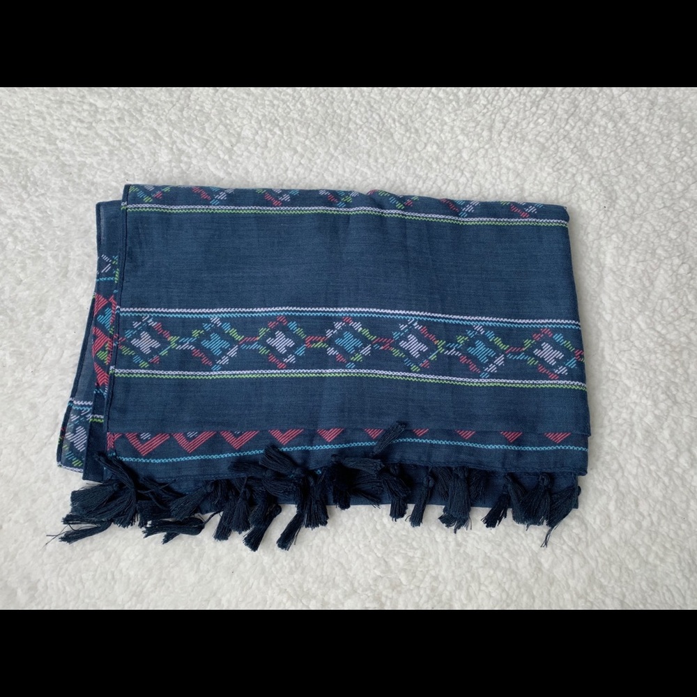 Hollister Scarf